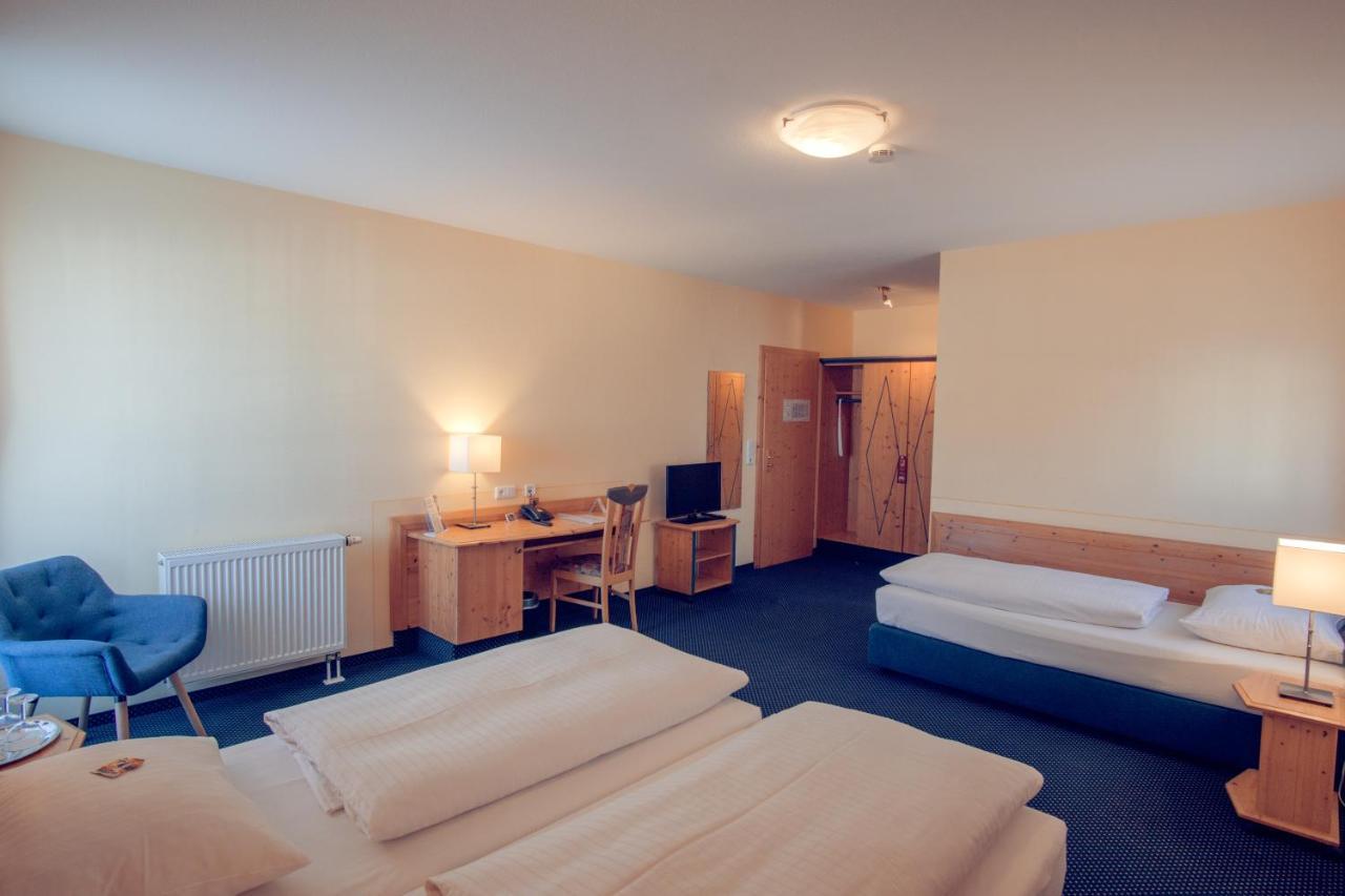 Hotel Waldeck Garni Kist Buitenkant foto