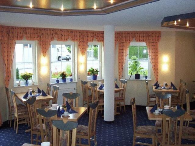 Hotel Waldeck Garni Kist Buitenkant foto