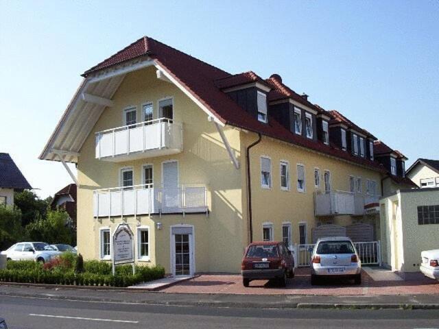 Hotel Waldeck Garni Kist Buitenkant foto