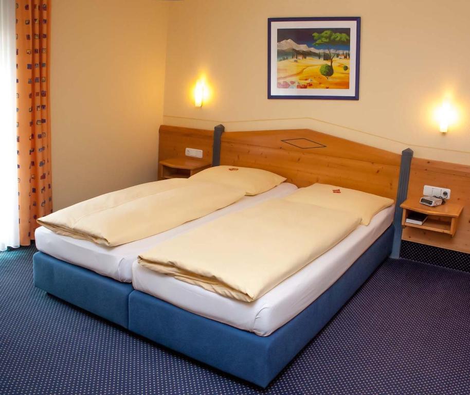 Hotel Waldeck Garni Kist Buitenkant foto