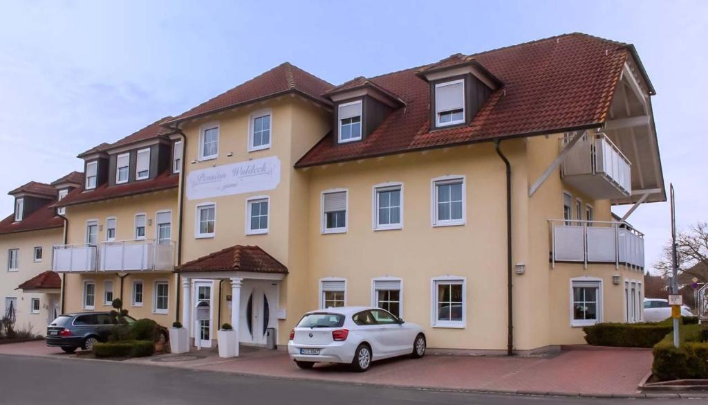 Hotel Waldeck Garni Kist Buitenkant foto